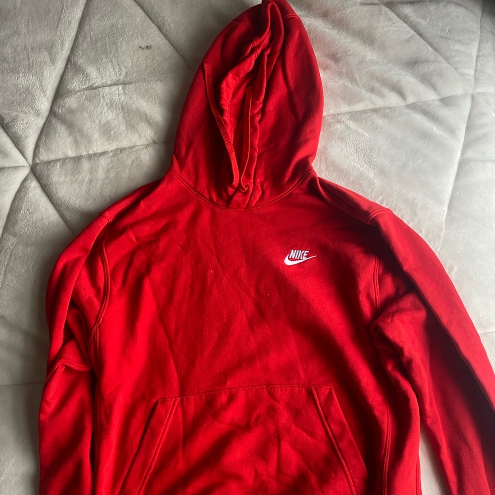 red nike sweatshirt